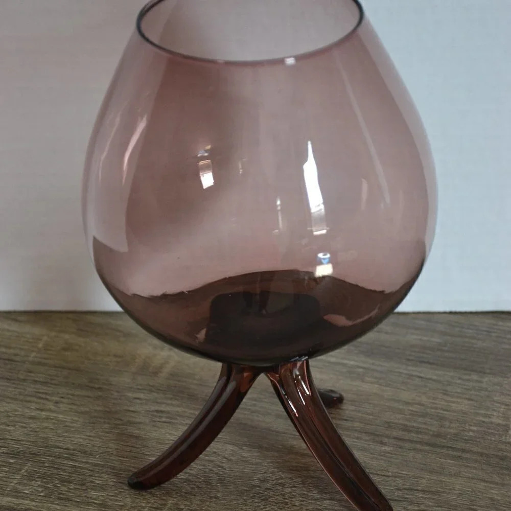 Vtg Tri-Footed Amethyst Glass Bowl